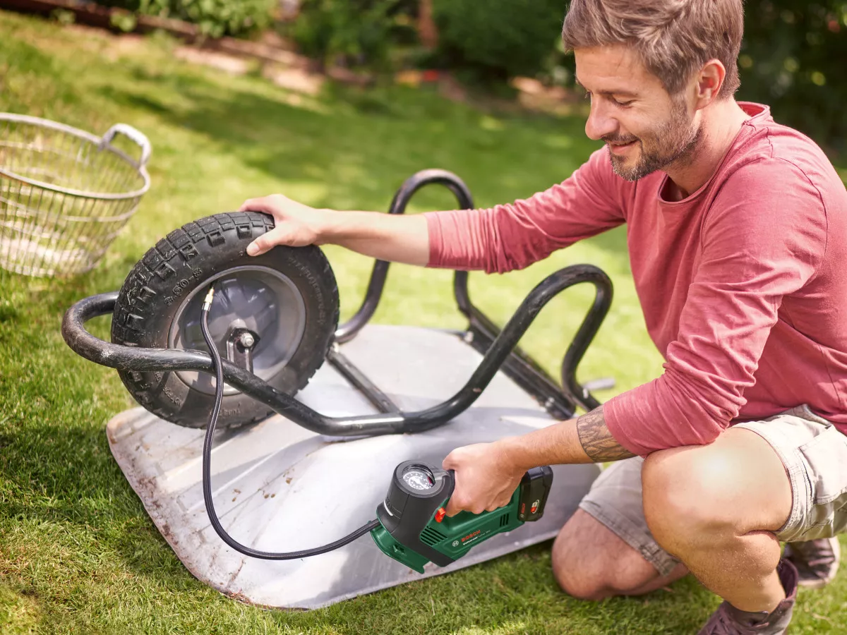 Pompe sans-fil UniversalPump 18V Bosch solo